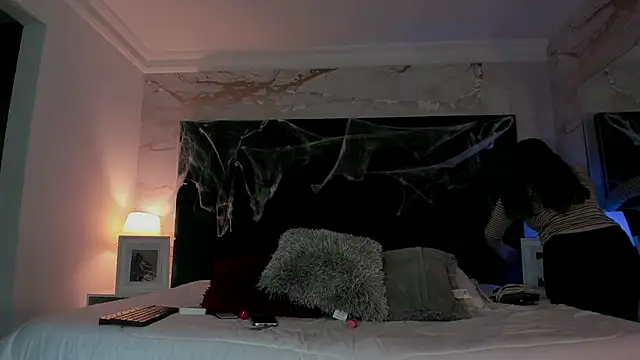 Snapshot of EVELIN_MASON chatting on 15, 10, 2025 EVELIN MASON online show from 15, 10, 2025