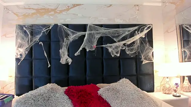 Snapshot of EVELIN_MASON chatting on 19, 10, 2025 EVELIN MASON online show from 19, 10, 2025