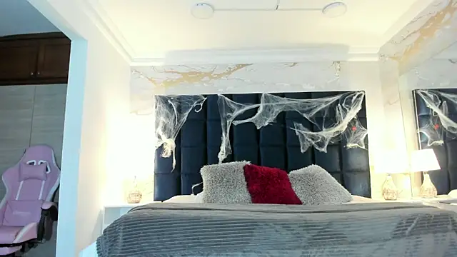 Snapshot of EVELIN_MASON chatting on 21, 10, 2025 EVELIN MASON online show from 21, 10, 2025