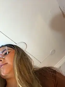 EVELIN MASON online show from 3, 5, 2026