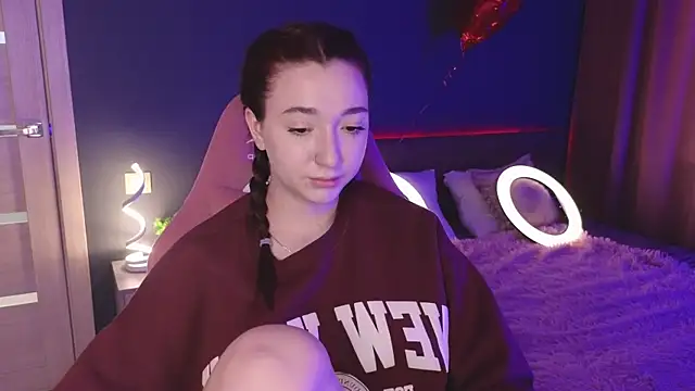 YasmineWest online show from 5, 3, 2025