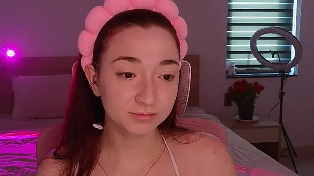 YasmineWest online show from 7, 5, 2026