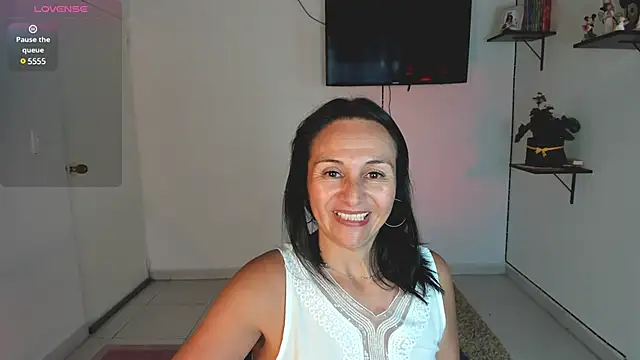 lollita 23  online show from 15, 1, 2025