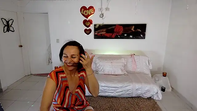 lollita 23  online show from 24, 4, 2026