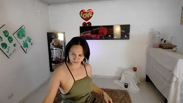 lollita 23  online show from 4, 5, 2026
