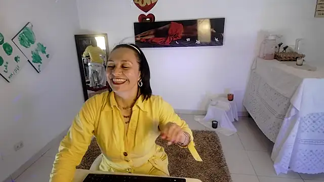 lollita 23  online show from 5, 5, 2026