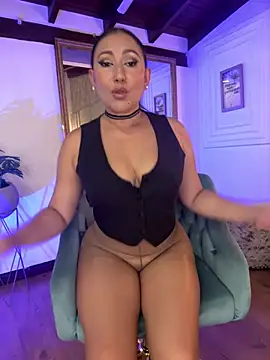 Victoria-Harper online show from 4, 3, 2025