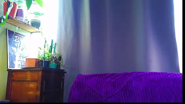 Snapshot of purple_em69 chatting on 28, 5, 2026 purple em69 online show from 28, 5, 2026