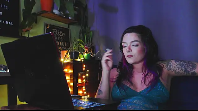 Snapshot of purple_em69 chatting on 24, 6, 2026 purple em69 online show from 24, 6, 2026