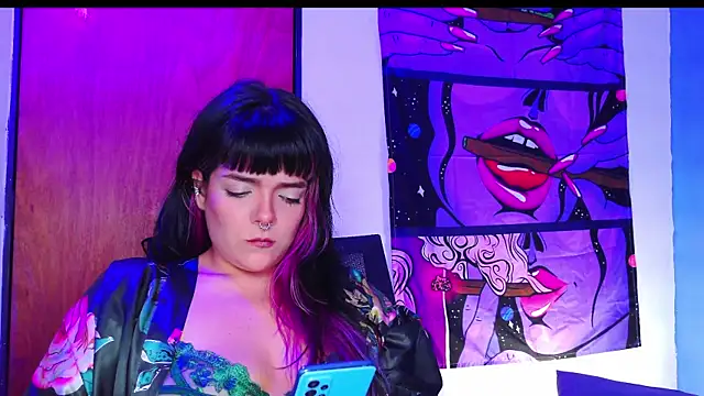 Snapshot of purple_em69 chatting on 7, 7, 2026 purple em69 online show from 7, 7, 2026