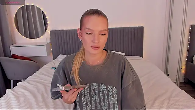 CassieRayss online show from 15, 12, 2025