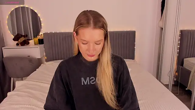 CassieRayss online show from 1, 7, 2026