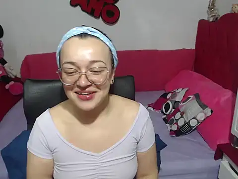 Angela 18honey online show from 5, 11, 2025