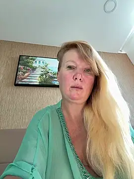 EmmaInLove23 online show from 1, 8, 2026