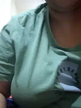 Snapshot of _Redwine_ chatting on 10, 2, 2025 Redwine online show from 10, 2, 2025