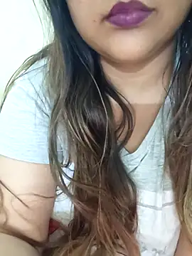 Snapshot of _Redwine_ chatting on 1, 3, 2025 Redwine online show from 1, 3, 2025