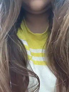 Snapshot of _Redwine_ chatting on 4, 3, 2025 Redwine online show from 4, 3, 2025