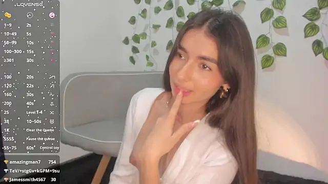 Snapshot of Coralinee_01 chatting on 7, 12, 2024 Coralinee 01 online show from 7, 12, 2024