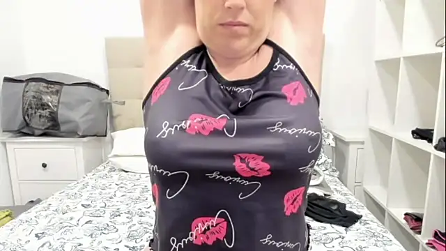 emmita69  online show from 17, 11, 2025