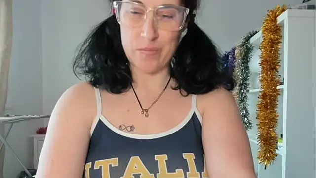 emmita69  online show from 22, 12, 2025