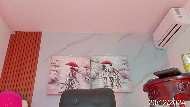 Snapshot of Karoline_Marin chatting on 21, 12, 2024 Karoline Marin online show from 21, 12, 2024