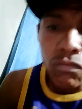 Snapshot of Moreno1813 chatting on 2, 2, 2025 Moreno1813 online show from 2, 2, 2025