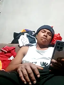 Snapshot of Moreno1813 chatting on 8, 2, 2025 Moreno1813 online show from 8, 2, 2025