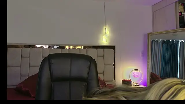 Snapshot of Ammy_Castro chatting on 4, 6, 2026 Ammy Castro online show from 4, 6, 2026