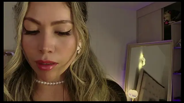 Snapshot of Ammy_Castro chatting on 11, 6, 2026 Ammy Castro online show from 11, 6, 2026