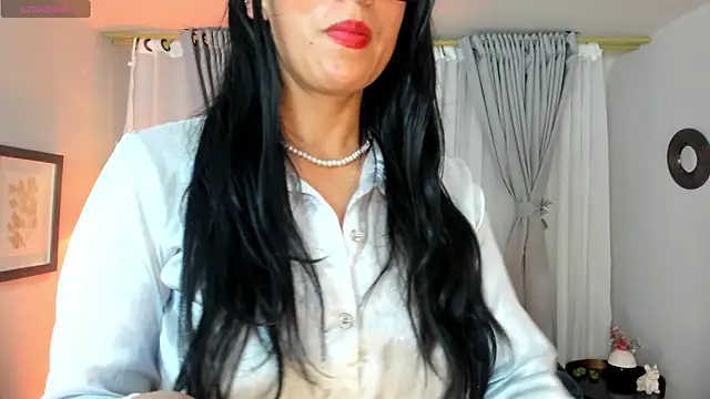 Snapshot of kira_moon__ chatting on 12, 10, 2025 kira moon   online show from 12, 10, 2025