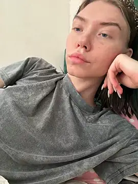 Lisaaa Alisa online show from 5, 5, 2026
