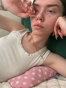 Lisaaa Alisa online show from 6, 5, 2026