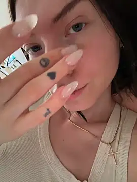 Lisaaa Alisa online show from 7, 5, 2026