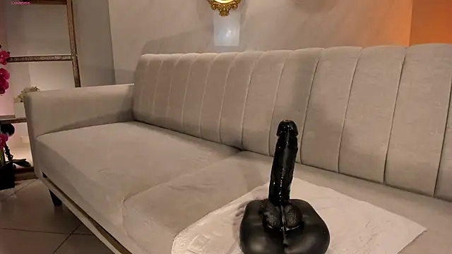 Snapshot of DominiqueVega chatting on 9, 1, 2025 DominiqueVega online show from 9, 1, 2025