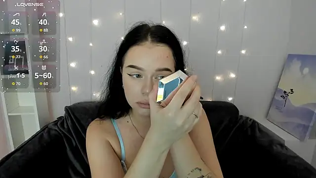 Lori  Hell online show from 3, 11, 2025