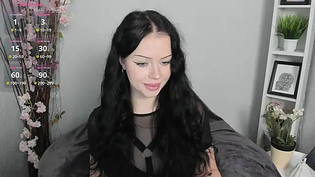 Lori  Hell online show from 29, 4, 2026