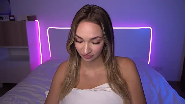 Snapshot of bailey_kat chatting on 19, 3, 2025 bailey kat online show from 19, 3, 2025