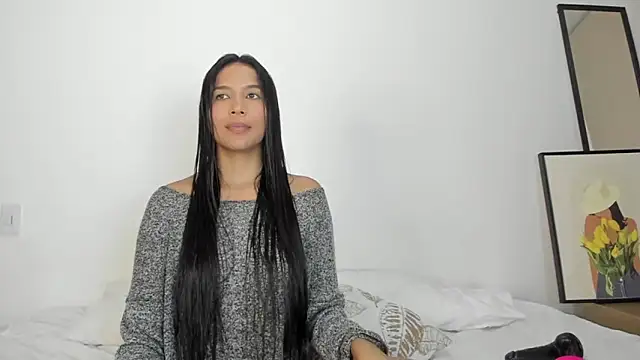 Snapshot of rouse_4 chatting on 24, 10, 2025 rouse 4 online show from 24, 10, 2025