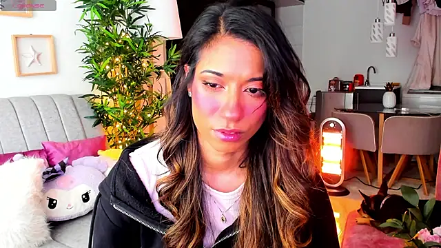 Snapshot of Issa_cooper chatting on 11, 1, 2025 Issa cooper online show from 11, 1, 2025