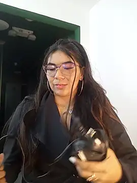 Luna Dumont online show from 8, 7, 2026
