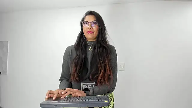 Luna Dumont online show from 11, 7, 2026