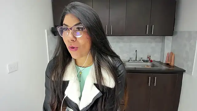 Luna Dumont online show from 28, 7, 2026