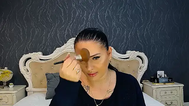 Lauren Saint online show from 28, 1, 2025