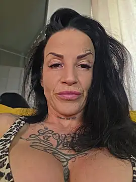 EmilyDiazofficial online show from 18, 7, 2026
