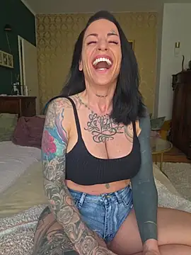 EmilyDiazofficial online show from 25, 7, 2026