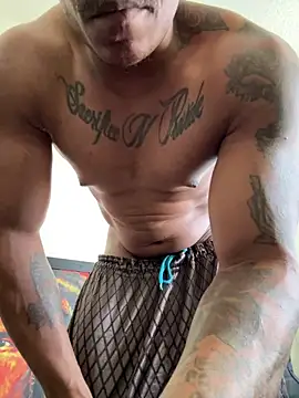 Snapshot of MidnightFlexxx chatting on 13, 10, 2025 MidnightFlexxx online show from 13, 10, 2025