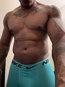 Snapshot of MidnightFlexxx chatting on 10, 11, 2025 MidnightFlexxx online show from 10, 11, 2025