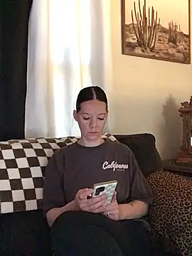 SidneyRaee online show from 9, 3, 2026