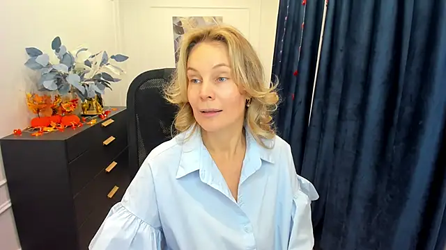 Sinty Devis online show from 1, 11, 2025