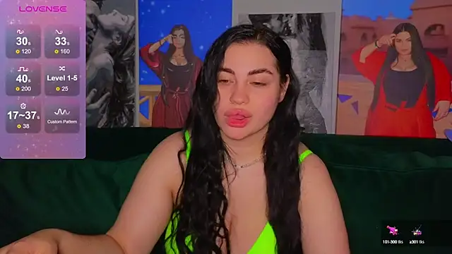 Snapshot of Nikki_Kardashian chatting on 5, 12, 2024 Nikki Kardashian online show from 5, 12, 2024